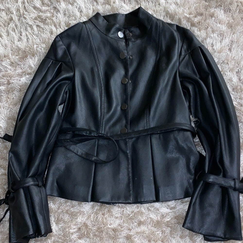 BCBG MAXAZRIA FAUX-LEATHER PLEATED SLEEVE STRETCH PEPLUM JACKET BLACK SZ Small